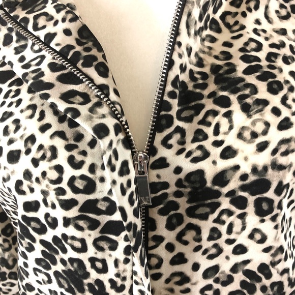 Vince Camuto Animal Print Dress - Picture 5 of 8